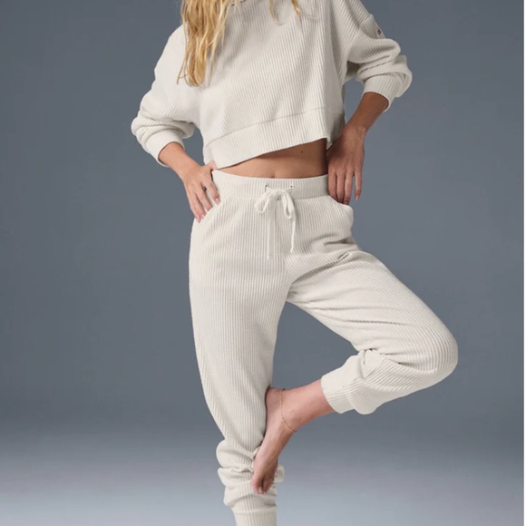 ALO Muse Sweatpants in Ivory White, Size XS - Picture 4 of 11